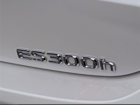 Used 2025 Lexus ES 300h ES 300h image 9