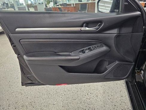 Used 2019 Nissan Altima 2.5 SL FWD image 25