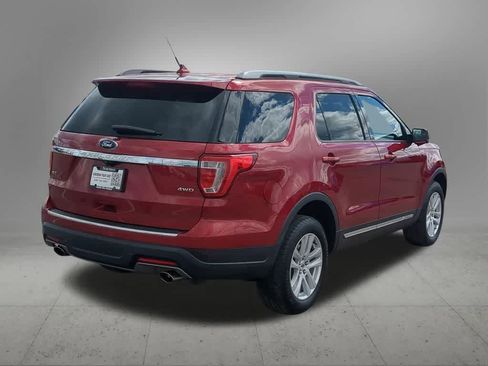 Used 2018 Ford Explorer XLT w/ Equipment Group 201A AWD/4WD image 6