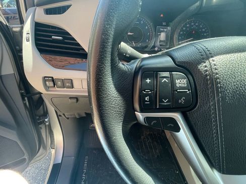 Used 2019 Toyota Sienna XLE w/ XLE Navigation Package AWD/4WD image 13