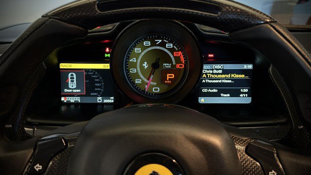 Used 2013 Ferrari 458 Spider RWD image 10