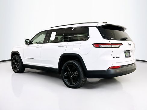Used 2023 Jeep Grand Cherokee L Laredo image 5