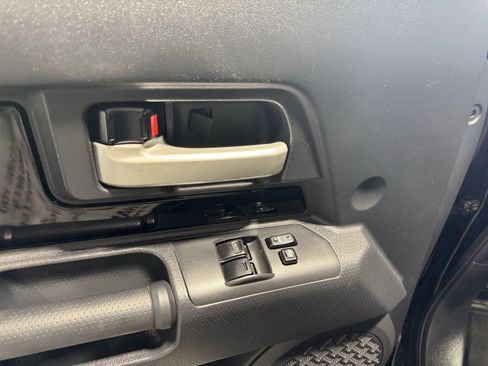 Used 2011 Toyota FJ Cruiser 4WD image 15