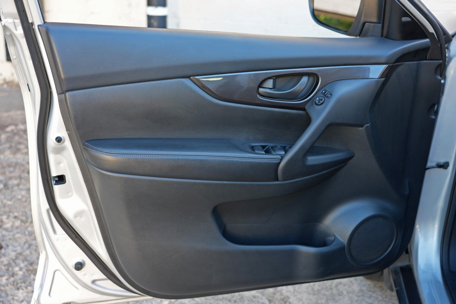 Used 2019 Nissan Rogue S FWD image 34