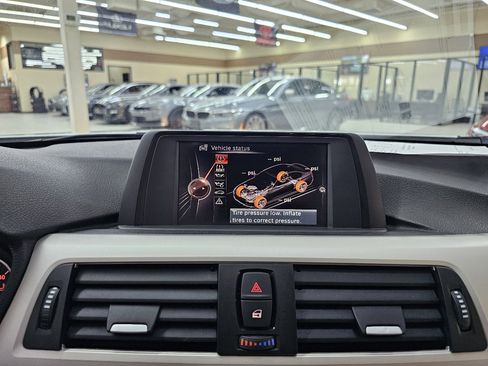 Used 2015 BMW 320i Sedan image 30