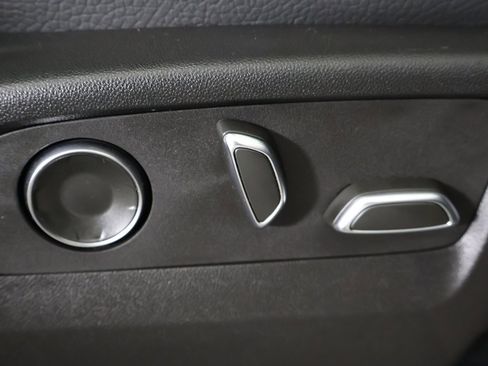 Used 2024 GMC Yukon Denali w/ Advanced Technology Package image 44