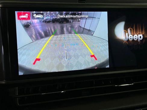 Used 2024 Jeep Wrangler Unlimited Rubicon 4xe image 18