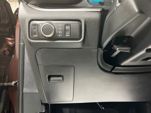Used 2020 Ford Explorer XLT w/ Comfort Package AWD/4WD image 14