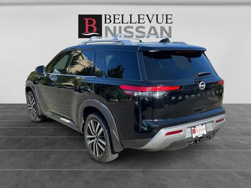Used 2023 Nissan Pathfinder Platinum w/ Black Appearance Package AWD/4WD image 3