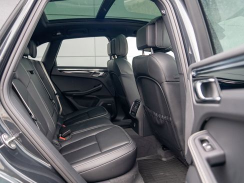 New 2026 Porsche Macan image 25