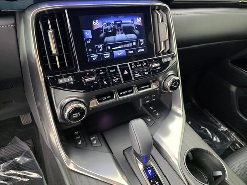 Used 2025 Lexus LX 700h Luxury w/ Appearance Package AWD/4WD image 23