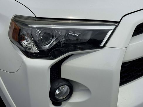 Used 2018 Toyota 4Runner SR5 Premium AWD/4WD image 7