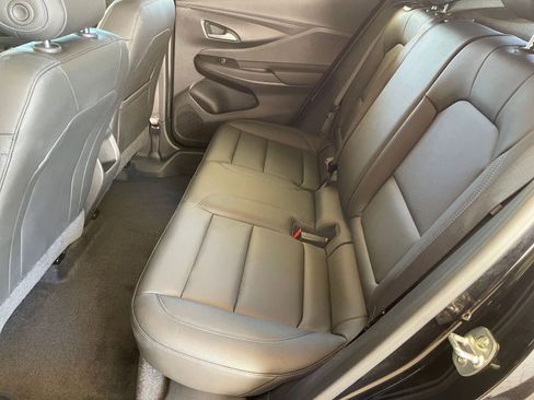 Used 2025 Buick Envista Sport Touring image 24