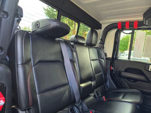 Used 2020 Jeep Gladiator Rubicon image 12