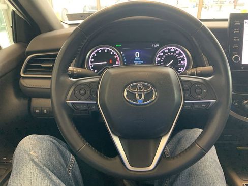 Used 2023 Toyota Camry XLE image 4