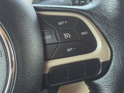 Certified 2015 Jeep Renegade Latitude image 14