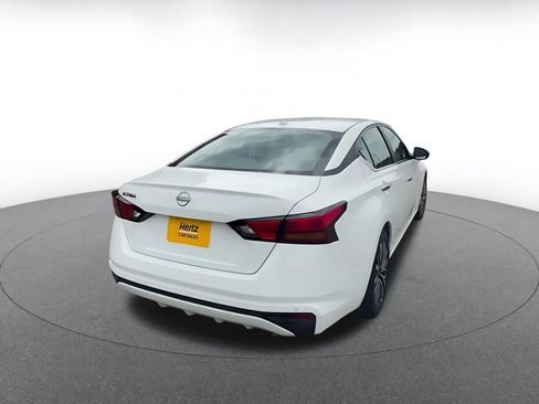 Used 2025 Nissan Altima 2.5 SV image 8