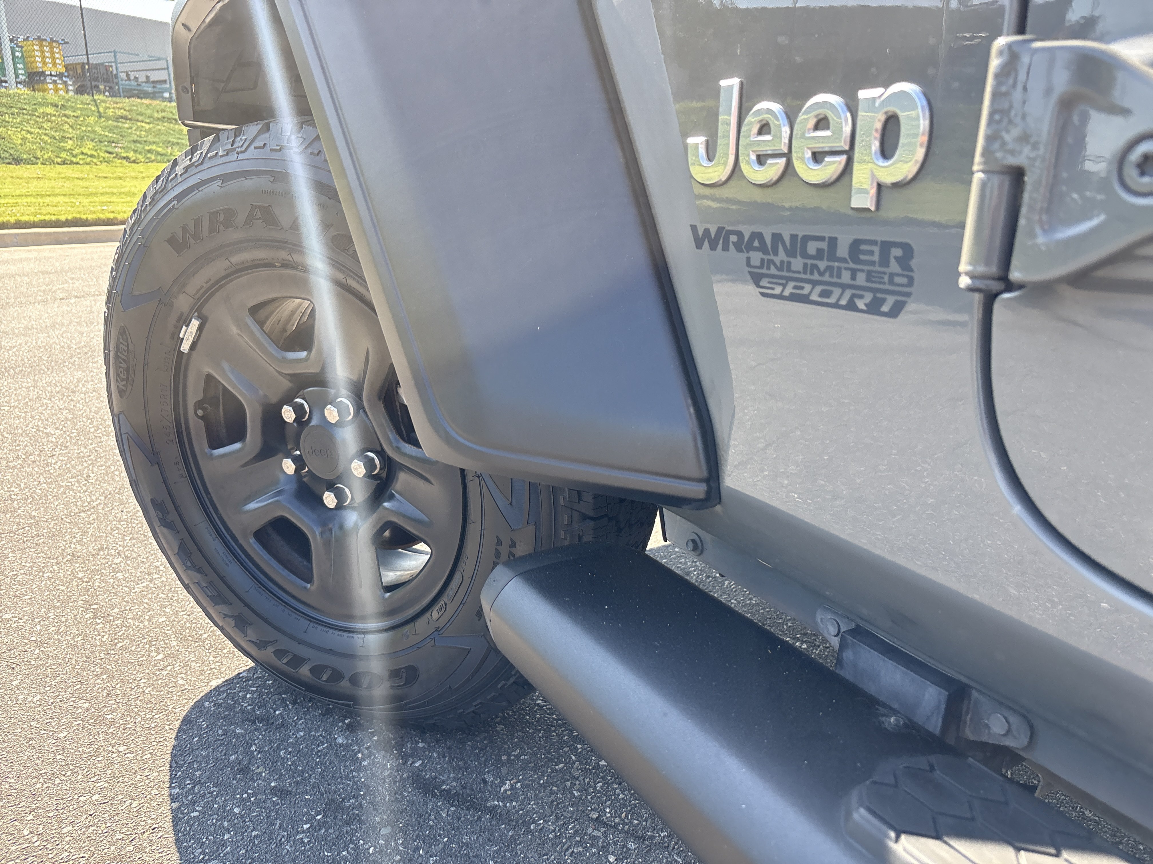 Used 2018 Jeep Wrangler Unlimited Sport AWD/4WD image 12