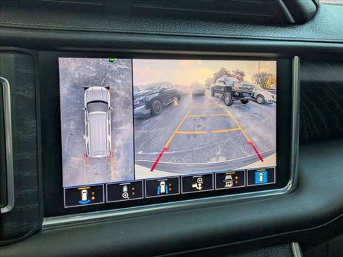 Used 2021 GMC Yukon Denali w/ Denali Premium Package image 11