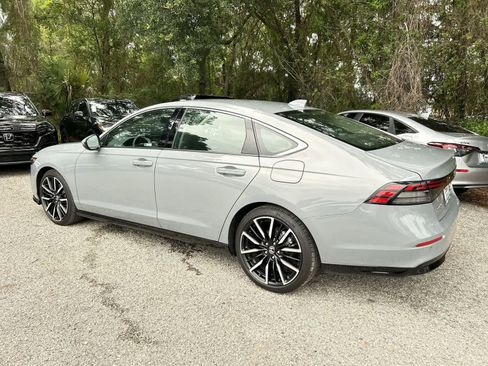 Used 2025 Honda Accord Touring image 6