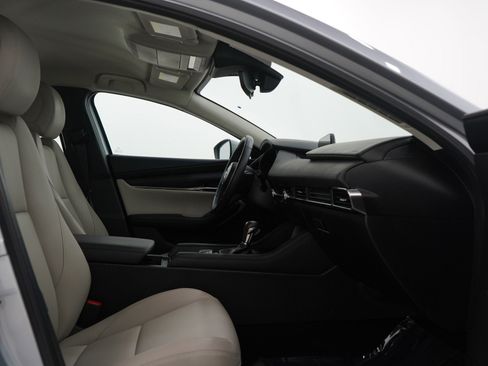 Used 2019 MAZDA MAZDA3 Sedan w/ Select Package image 10