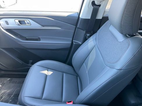 New 2026 Ford Explorer Active w/ Active Comfort Package AWD/4WD image 23