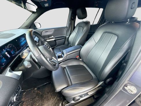 Used 2022 Mercedes-Benz GLB 250 image 21