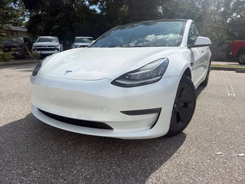 Used 2022 Tesla Model 3 Long Range AWD/4WD image 3