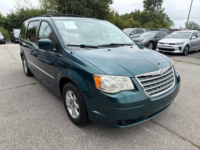 Used 2009 Chrysler Town & Country Touring w/ Entertainment Group #2 FWD image 1