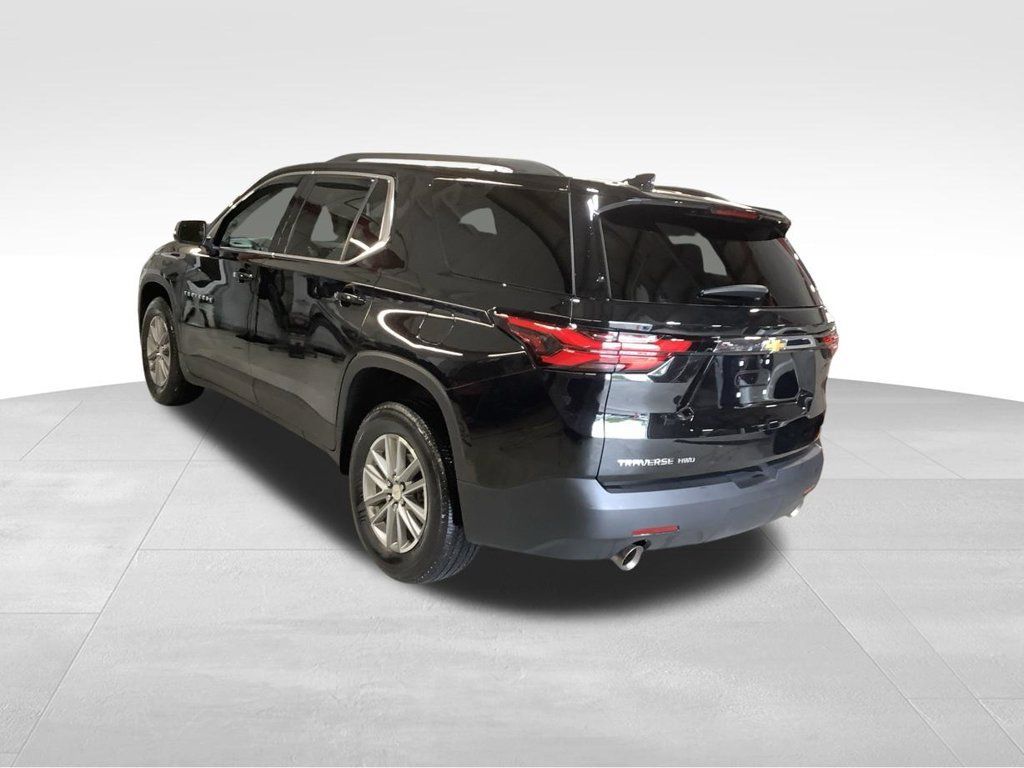 Used 2023 Chevrolet Traverse LT AWD/4WD image 3