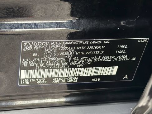 Used 2025 Toyota RAV4 XLE AWD/4WD image 31