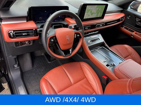 Used 2025 Lincoln Aviator Reserve w/ Illumination Package AWD/4WD image 13
