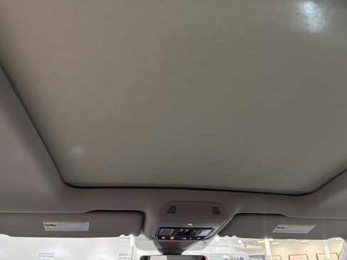 New 2026 Volkswagen Atlas SE image 27