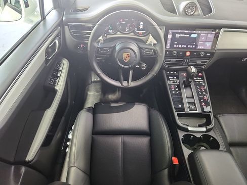 Used 2026 Porsche Macan AWD/4WD image 12