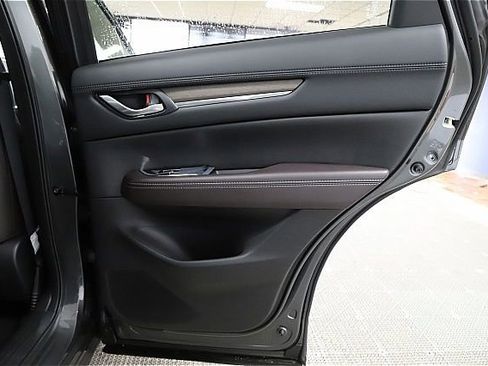 Used 2025 MAZDA CX-5 Signature image 17