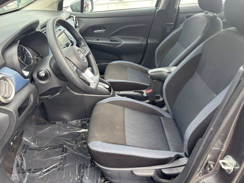 Used 2025 Nissan Versa SV FWD image 24