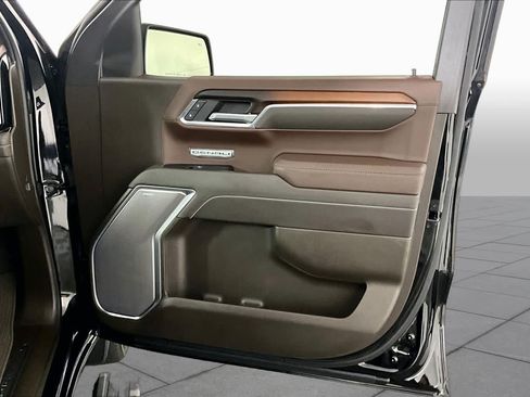 Certified 2025 GMC Sierra 1500 Denali w/ Denali Reserve Package AWD/4WD image 22