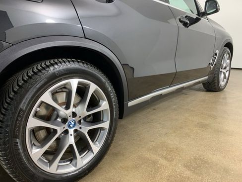 Used 2024 BMW X5 xDrive50e w/ Premium Package image 9