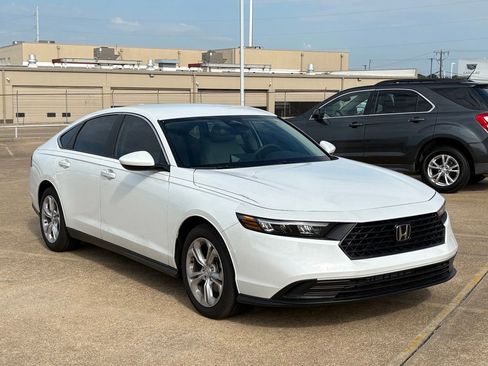 Used 2025 Honda Accord LX image 3