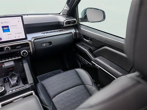 Used 2024 Toyota Tacoma 4x4 Double Cab Hybrid image 31