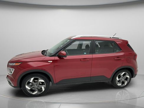 Used 2025 Hyundai Venue SEL FWD image 4