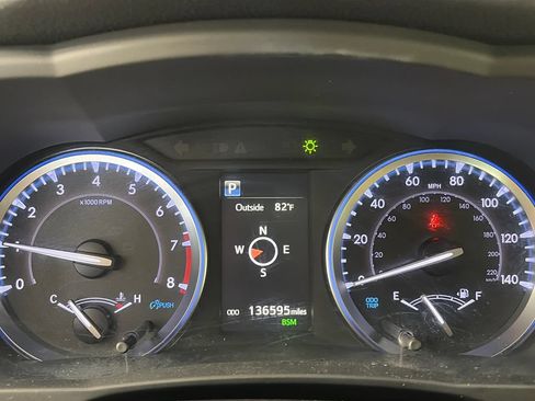 Used 2019 Toyota Highlander XLE AWD/4WD image 15
