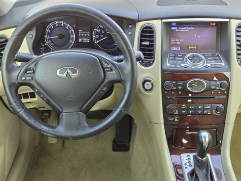 Used 2017 INFINITI QX50 2WD w/ Premium Plus Package image 24