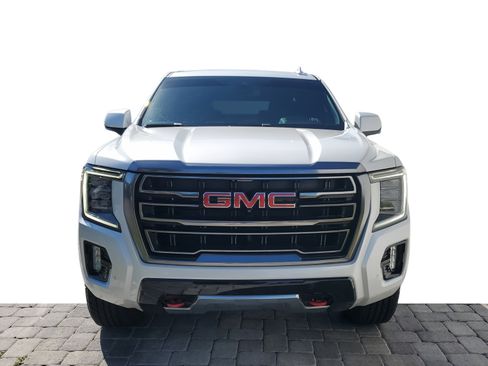Used 2023 GMC Yukon AT4 w/ Technology Package image 2