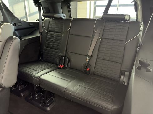 Certified 2025 Cadillac Escalade Sport Platinum image 8