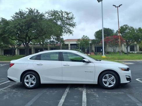 Used 2024 Chevrolet Malibu LS FWD image 3