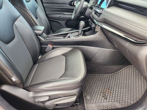 Used 2024 Jeep Compass Latitude w/ Convenience Group image 17