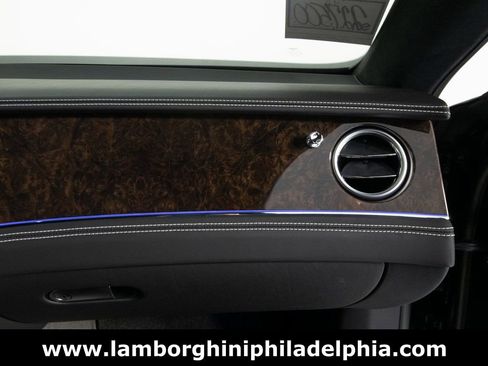 Used 2024 Bentley Flying Spur V8 image 33