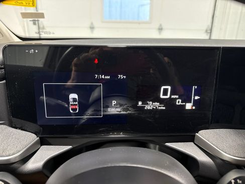 Used 2025 Nissan Kicks SV AWD/4WD image 23