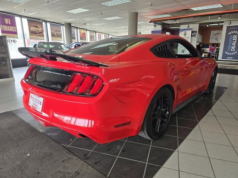 Used 2017 Ford Mustang Coupe image 4